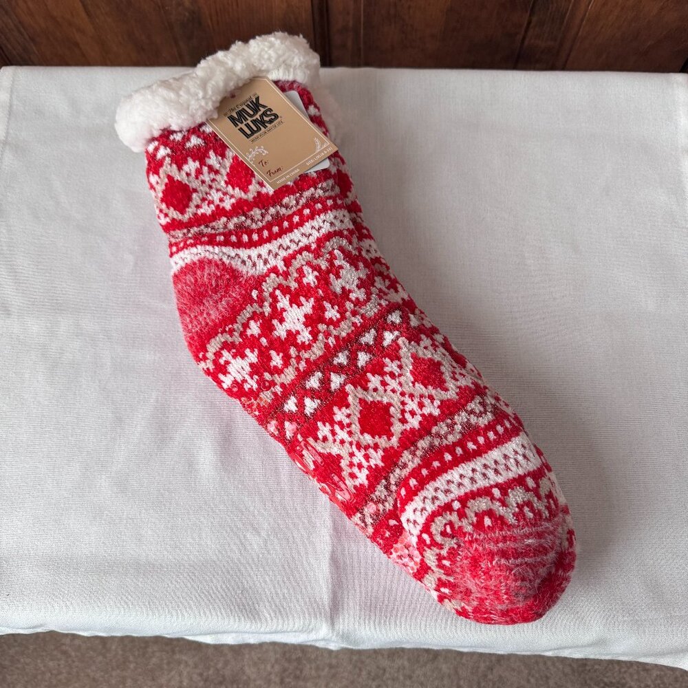 NWT Muk Luks Red White Tan w/Red Metallic Threads Striped Slipper Socks Large/XL